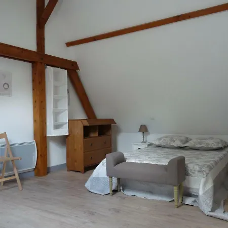 La Chaumiere Saint-Leger-de-Rotes