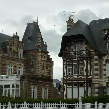 La Chaumiere Prázdninový dům Saint-Leger-de-Rotes